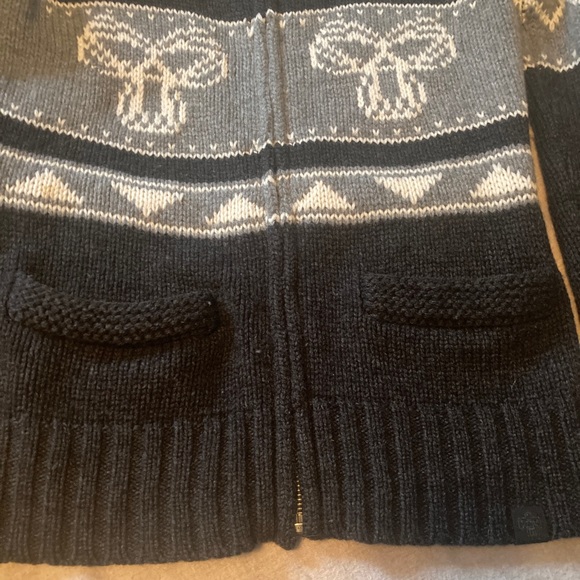 Aritzia knit sweater - Picture 6 of 7